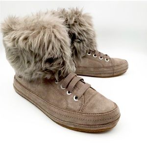 Grey Uggs Size 9 like new